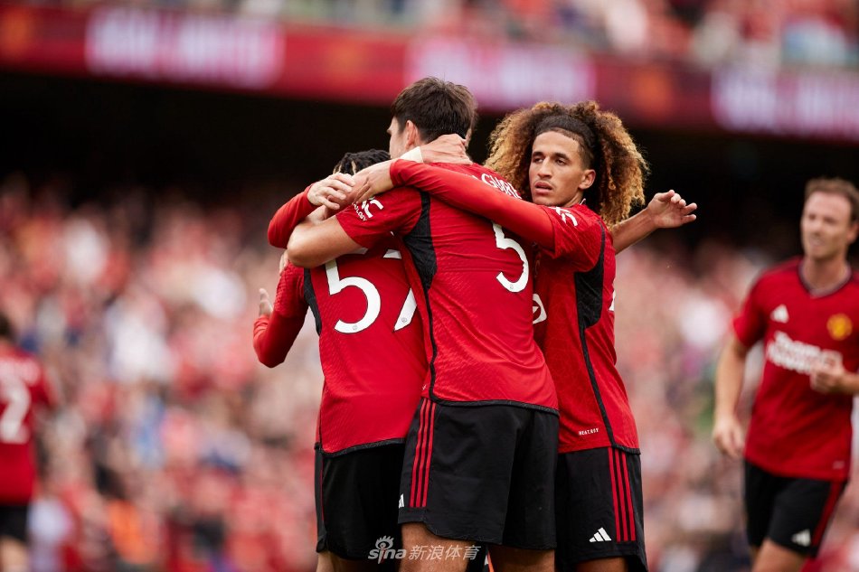 孙颖莎和王 孙颖莎和王