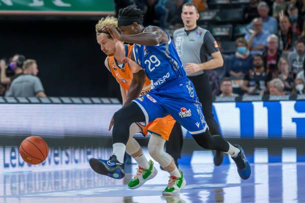 上反复出现 上反复出现